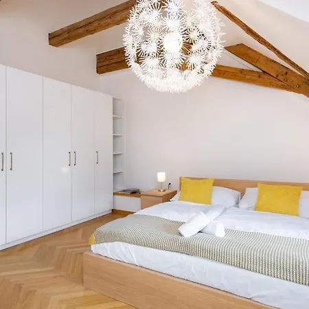 Opatovicka 9 Apartment
